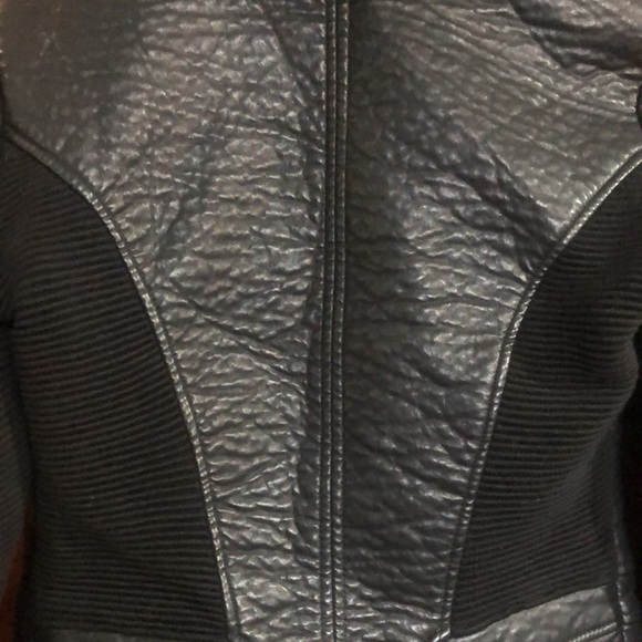 👀 Vegan Bebe crop jacket. Xs - Picture 5 of 13